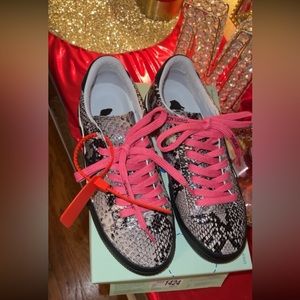 Off-White Low Vulcanized Sneakers (Womens 11)